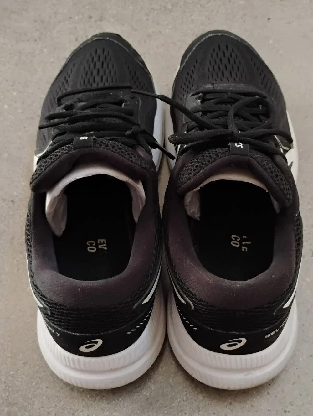 ASICS Gel Contend 7 Black & White Running Sneakers